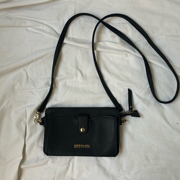 Kenneth Cole Reaction Black Crossbody Bag - Picture 1 of 7